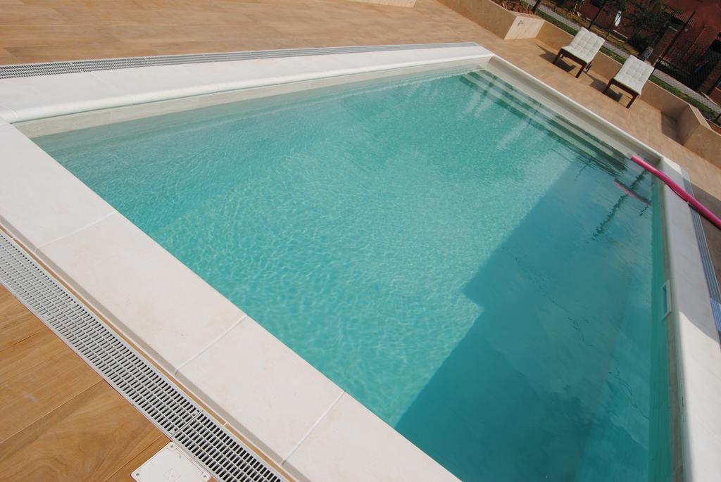 B&B La Gatta Sul Tetto Borgo san Donato  Buitenkant foto