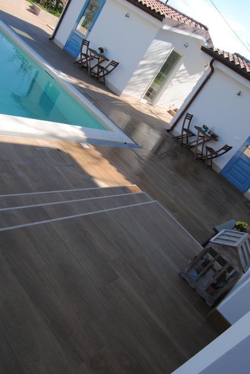 B&B La Gatta Sul Tetto Borgo san Donato  Buitenkant foto